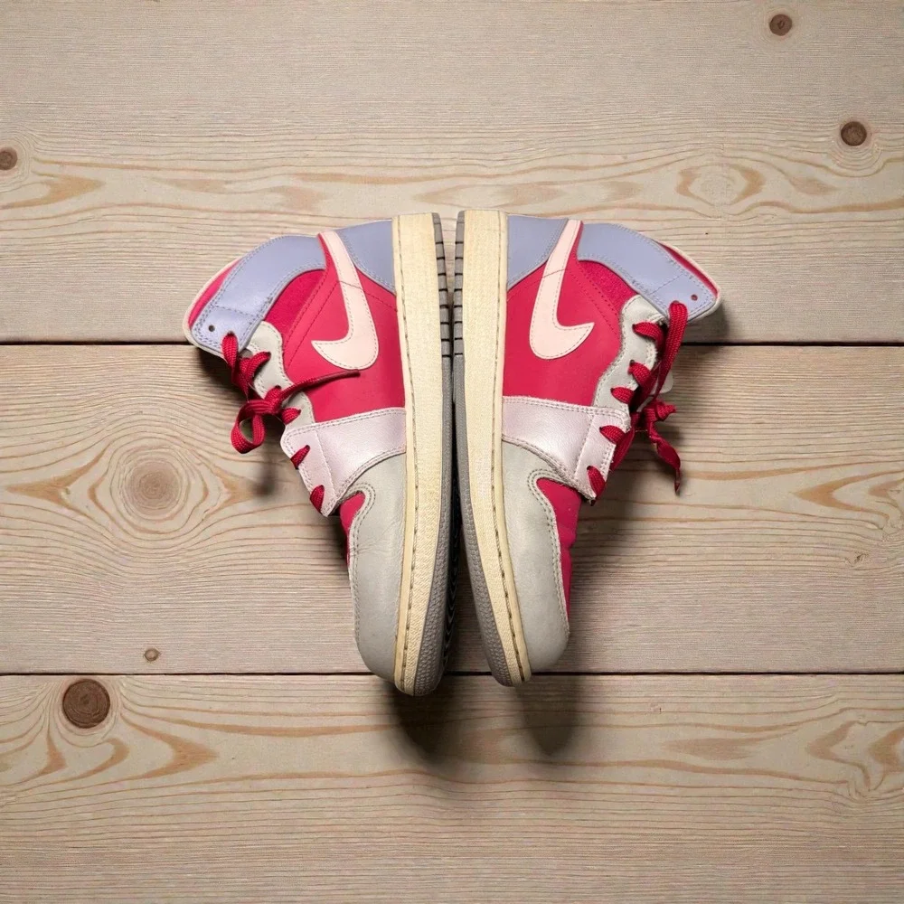 Nike used pretty